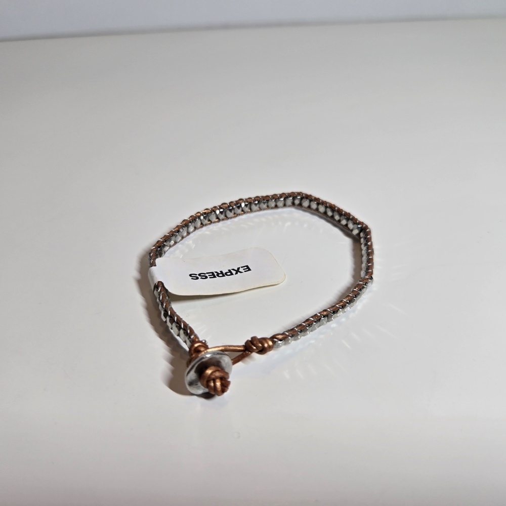 🌺 Express Metallic Beaded Wrap Bracelet NWT - Picture 5 of 8